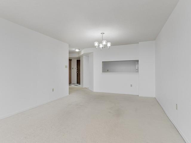 ph 206 - 7440 Bathurst St, Condo with 2 bedrooms, 2 bathrooms and 2 parking in Vaughan ON | Image 3