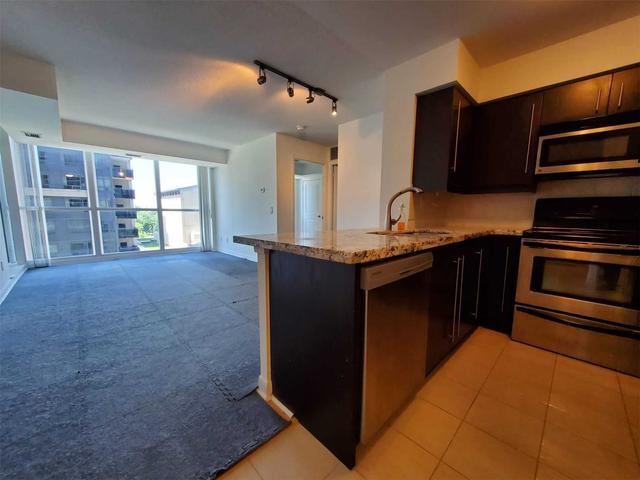 909 - 4978 Yonge St, Condo with 3 bedrooms, 2 bathrooms and 1 parking in Toronto ON | Image 8