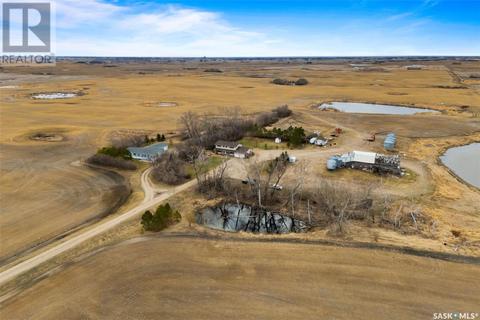 158 Acres With House & Yard   Fuessel, House detached with 5 bedrooms, 4 bathrooms and null parking in Longlaketon No. 219 SK | Card Image