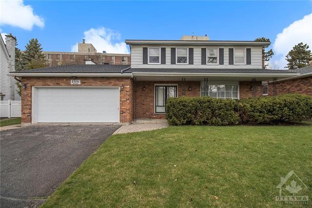 2351 Whitehaven Crescent, House detached with 4 bedrooms, 3 bathrooms and 6 parking in Ottawa ON | Image 1