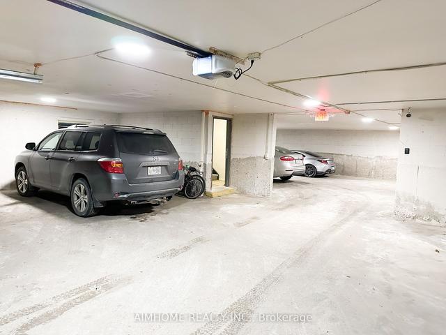 4 - 113 Westmount Rd N, Condo with 4 bedrooms, 2 bathrooms and 2 parking in Waterloo ON | Image 3