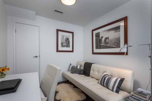 201 - 588 Annette St, Condo with 2 bedrooms, 2 bathrooms and 0 parking in Toronto ON | Image 17