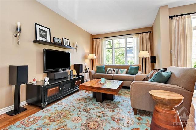 80 Ambiance Drive, Townhouse with 3 bedrooms, 3 bathrooms and 3 parking in Ottawa ON | Image 7