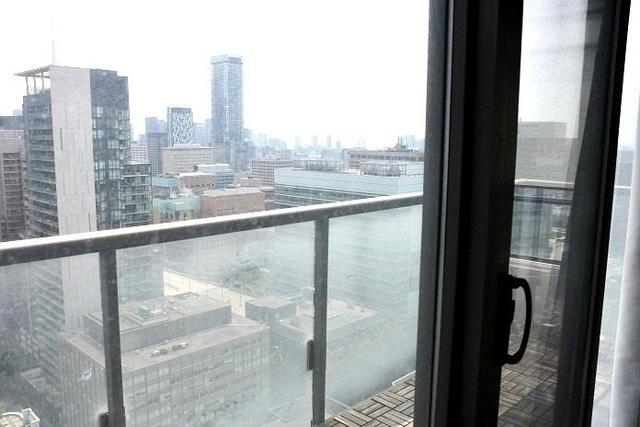 3003 - 38 Grenville St, Condo with 2 bedrooms, 2 bathrooms and 1 parking in Toronto ON | Image 10