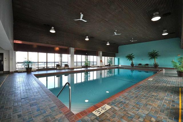 2827 - 33 Harbour Sq, Condo with 1 bedrooms, 1 bathrooms and 1 parking in Toronto ON | Image 11