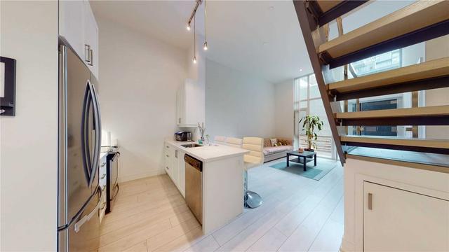 101 - 525 Adelaide St W, Townhouse with 3 bedrooms, 3 bathrooms and 2 parking in Toronto ON | Image 5