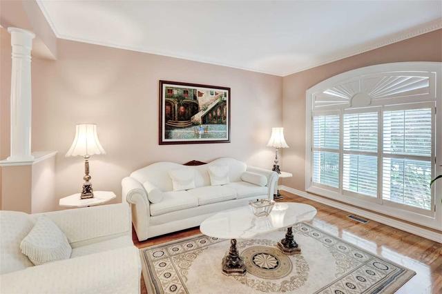 24 Queensborough Crt, House detached with 3 bedrooms, 3 bathrooms and 6 parking in Richmond Hill ON | Image 33