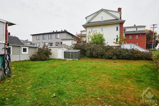 321 Savard Avenue, House detached with 3 bedrooms, 2 bathrooms and 4 parking in Ottawa ON | Image 3