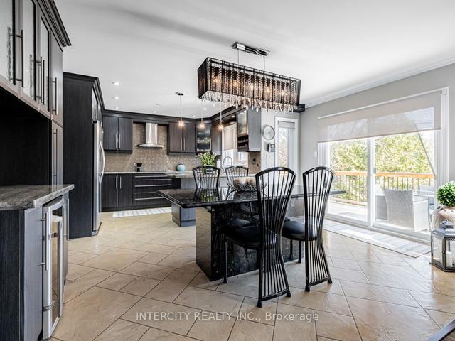 603 Dutch Elliott Crt, House detached with 5 bedrooms, 5 bathrooms and 6 parking in Newmarket ON | Image 38