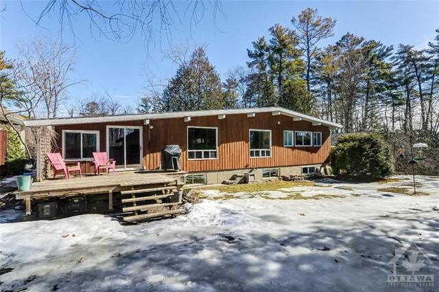 894 Amyot Avenue, House detached with 4 bedrooms, 2 bathrooms and 6 parking in Ottawa ON | Image 25