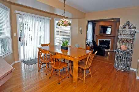 81 Pheasant Run Dr, House detached with 3 bedrooms, 3 bathrooms and 2 parking in Guelph ON | Image 4