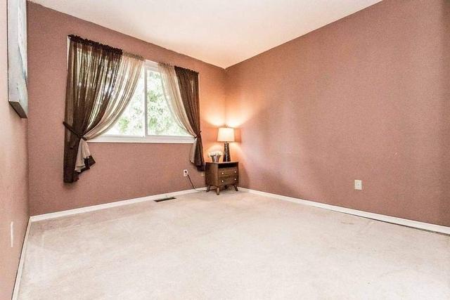 6771 Segovia Rd, House semidetached with 3 bedrooms, 4 bathrooms and 5 parking in Mississauga ON | Image 16