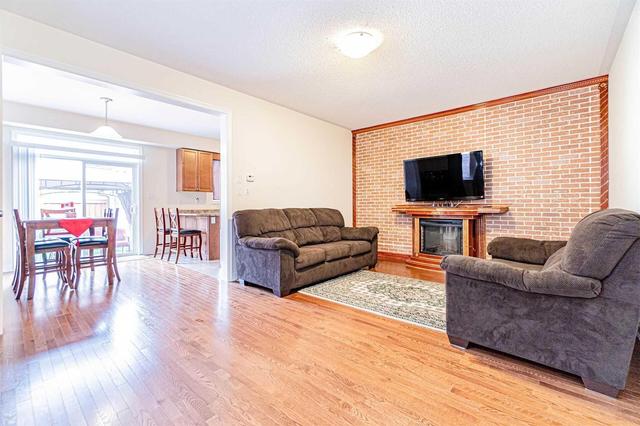 60 Swanton Rd, House semidetached with 3 bedrooms, 3 bathrooms and 2 parking in Brampton ON | Image 8
