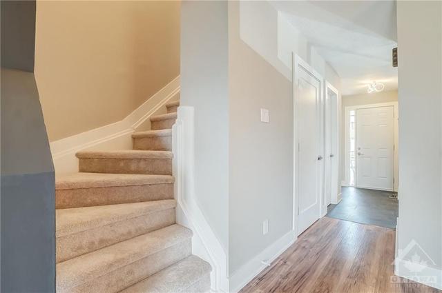 2663 Pimlico Crescent, Townhouse with 3 bedrooms, 2 bathrooms and 1 parking in Ottawa ON | Image 13