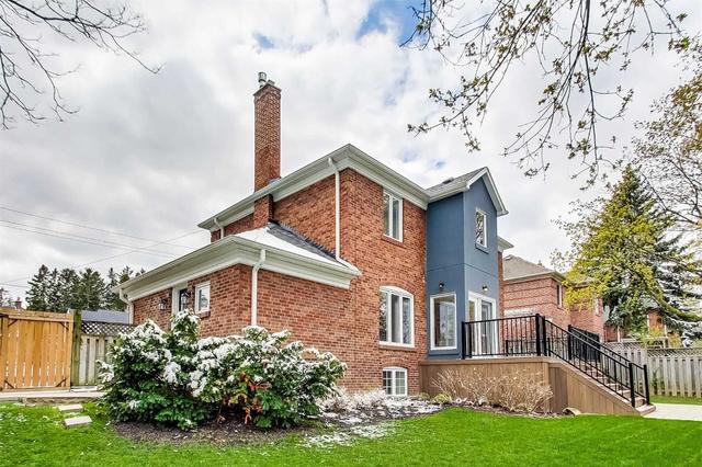 119 Burnhamthorpe Rd, House detached with 3 bedrooms, 2 bathrooms and 4 parking in Toronto ON | Image 27