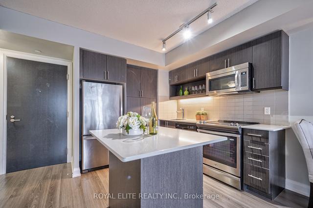 912 - 18 Graydon Hall Dr, Condo with 1 bedrooms, 1 bathrooms and 1 parking in Toronto ON | Image 2