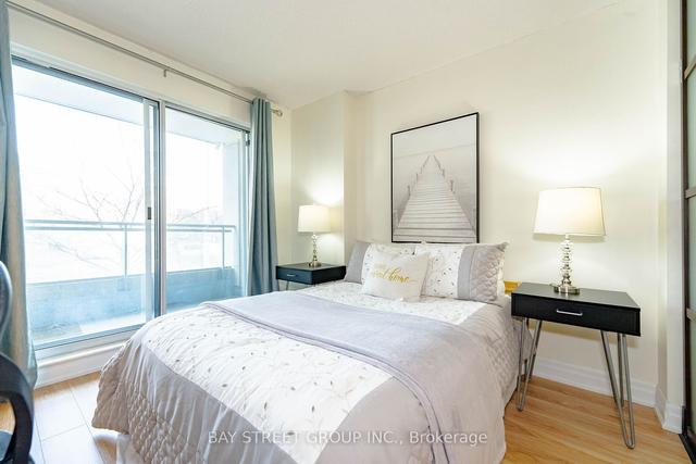 209 - 21 Hillcrest Ave, Condo with 2 bedrooms, 1 bathrooms and 1 parking in Toronto ON | Image 7