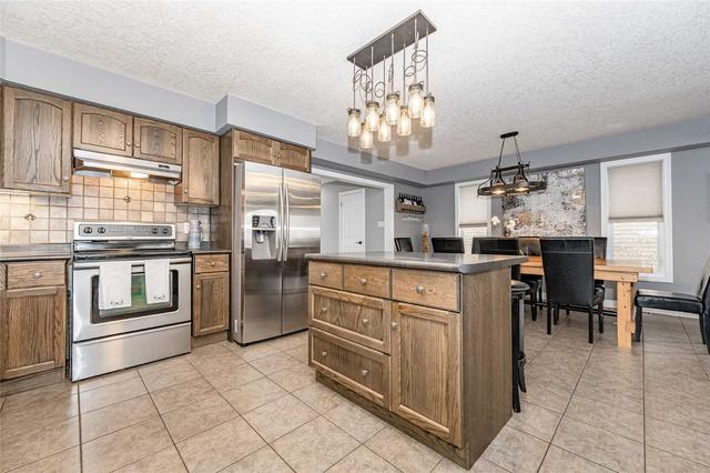 7 Penfold Dr, House detached with 2 bedrooms, 4 bathrooms and 3 parking in Guelph ON | Image 8