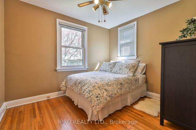 126 Hillside Ave, House detached with 2 bedrooms, 1 bathrooms and 2 parking in Toronto ON | Image 11