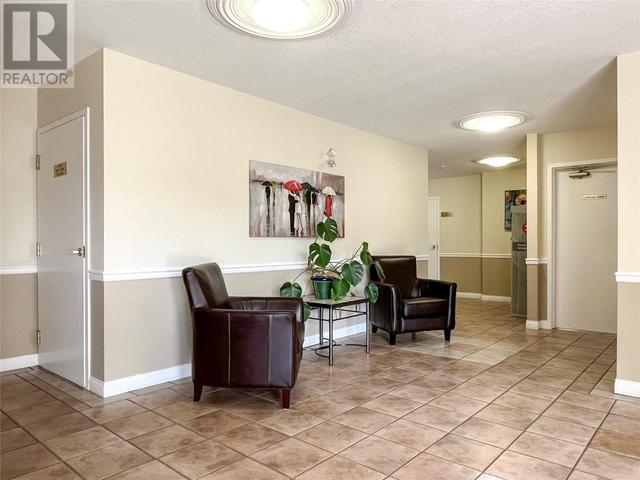301 - 8408 Jubilee Road E, Condo with 2 bedrooms, 2 bathrooms and 1 parking in Summerland BC | Image 2