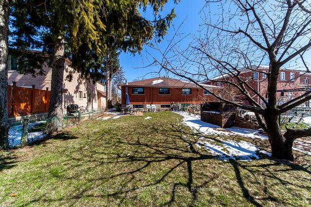 102a Poplar Rd, House semidetached with 3 bedrooms, 2 bathrooms and 5 parking in Toronto ON | Image 29