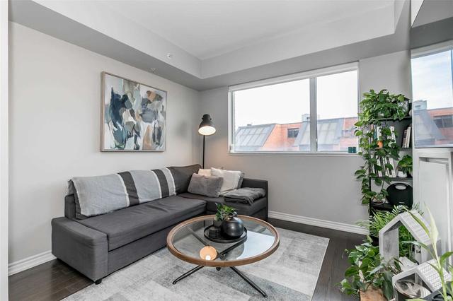 317 - 23 Glebe Rd W, Condo with 2 bedrooms, 2 bathrooms and 1 parking in Toronto ON | Image 3