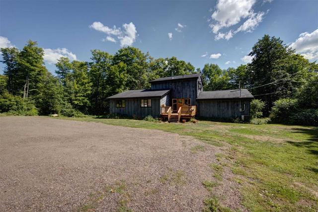 282 Highway 118 Hllw, House detached with 3 bedrooms, 3 bathrooms and 12 parking in Faraday ON | Image 1