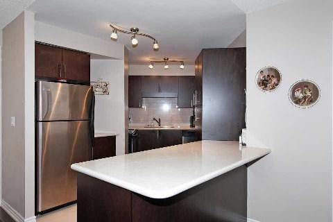 802 - 18 Harding Blvd, Condo with 2 bedrooms, 2 bathrooms and 1 parking in Richmond Hill ON | Image 4