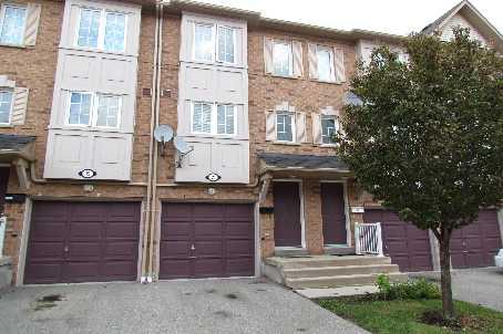 1128 Dundas St W, Condo with 2 bedrooms, 3 bathrooms and 1 parking in Mississauga ON | Image 1