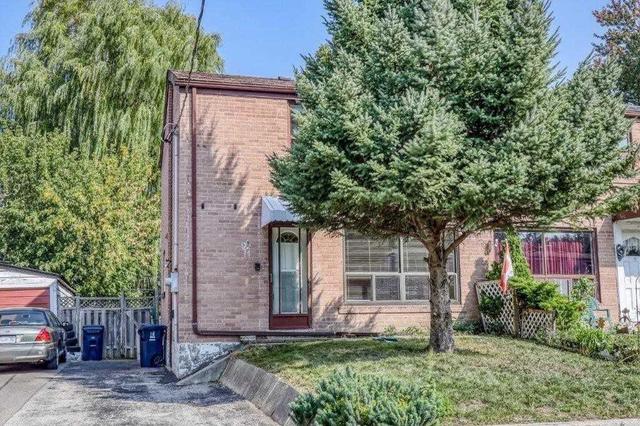 21 Ashwick Dr, House semidetached with 3 bedrooms, 1 bathrooms and 3 parking in Toronto ON | Image 1