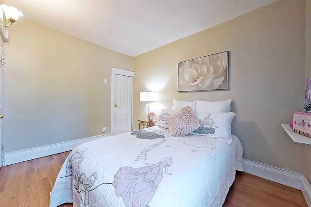 25 Pharmacy Ave, House semidetached with 3 bedrooms, 2 bathrooms and 15 parking in Toronto ON | Image 7