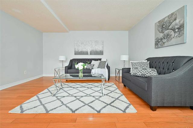 74 Shady Pine Circ, House detached with 3 bedrooms, 4 bathrooms and 3 parking in Brampton ON | Image 5