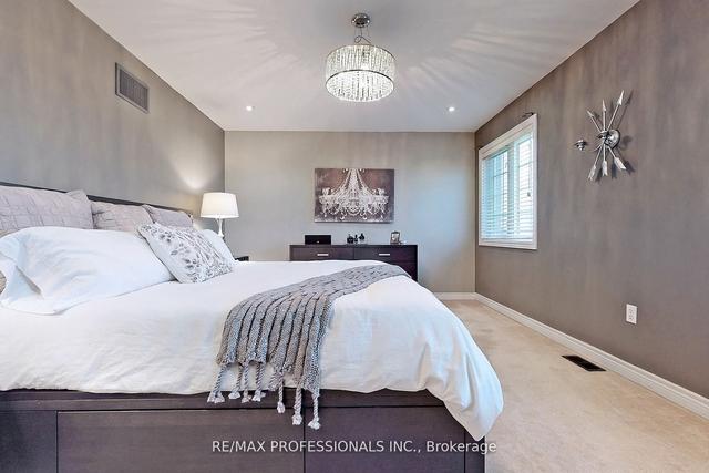 upper - 35 Perkins Dr, House detached with 4 bedrooms, 4 bathrooms and 3 parking in Brampton ON | Image 3