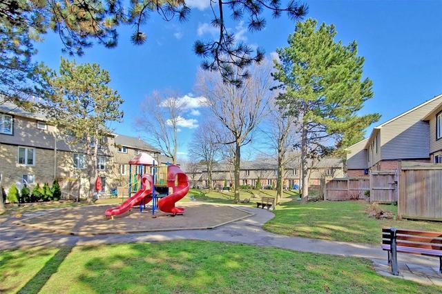100 - 2766 Folkway Dr, Townhouse with 3 bedrooms, 3 bathrooms and 3 parking in Mississauga ON | Image 33