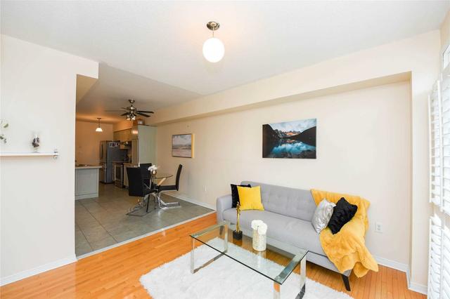 3 Haymer Dr, House attached with 3 bedrooms, 3 bathrooms and 4 parking in Vaughan ON | Image 8