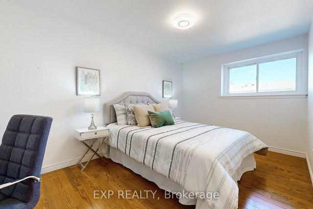 10 - 4 Liszt Gate W, Townhouse with 3 bedrooms, 2 bathrooms and 2 parking in Toronto ON | Image 2
