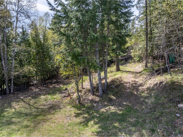 5469 Cory Road, House detached with 1 bedrooms, 2 bathrooms and null parking in Central Kootenay A BC | Image 30
