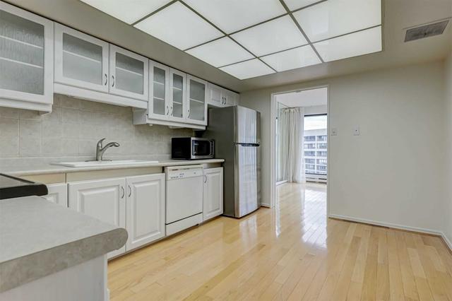 3506 - 65 Harbour Sq, Condo with 2 bedrooms, 2 bathrooms and 1 parking in Toronto ON | Image 13
