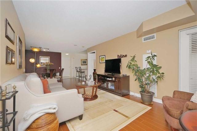 520 - 25 Kingsbridge Garden Circ, Condo with 2 bedrooms, 2 bathrooms and 2 parking in Mississauga ON | Image 7