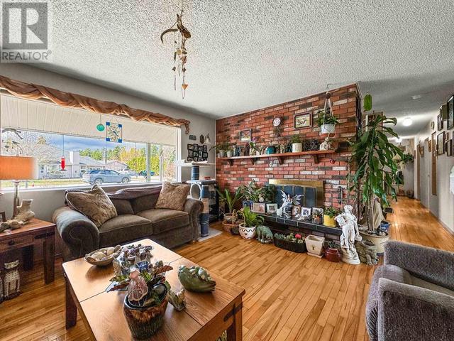 3611 Cottonwood Crescent, House detached with 4 bedrooms, 2 bathrooms and null parking in Kitimat Stikine E BC | Image 9