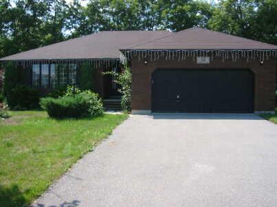 12 Marquis Crt, House detached with 3 bedrooms, 3 bathrooms and 2 parking in Brantford ON | Image 1