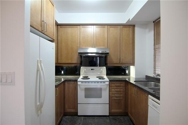 uph03 - 55 Bloor St E, Condo with 2 bedrooms, 2 bathrooms and 1 parking in Toronto ON | Image 2
