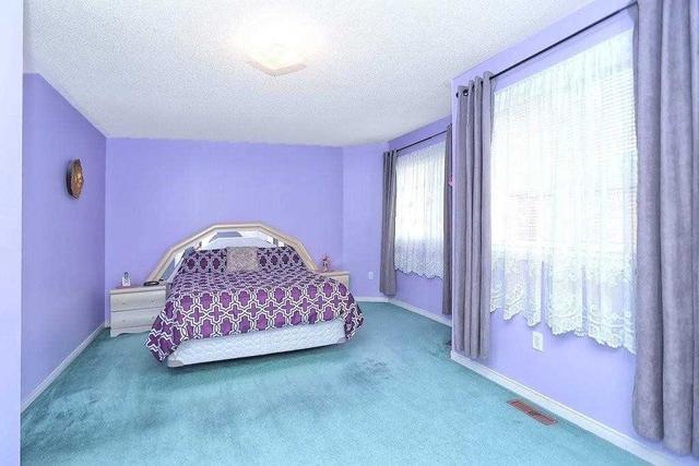 1 Sinclair Crt, Townhouse with 3 bedrooms, 3 bathrooms and 1 parking in Brampton ON | Image 13
