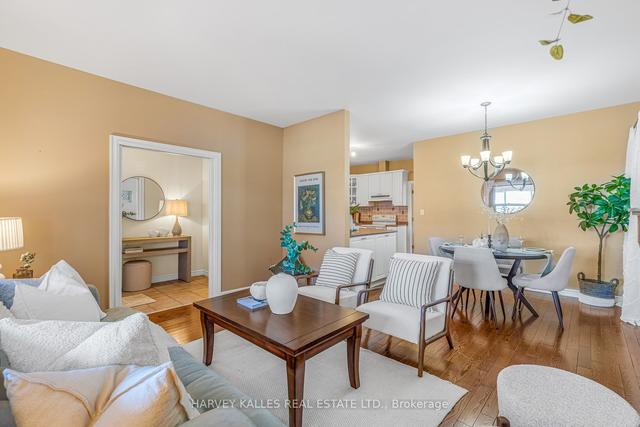 723 Coxwell Ave, House detached with 2 bedrooms, 2 bathrooms and 2 parking in Toronto ON | Image 15