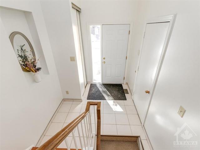 305 Verdon Private, Townhouse with 3 bedrooms, 3 bathrooms and 2 parking in Ottawa ON | Image 4