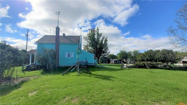 2917 Dixon Road, House detached with 2 bedrooms, 2 bathrooms and 5 parking in South Frontenac ON | Image 24