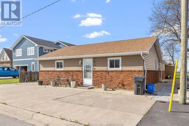 1234 Shoreline Avenue, House detached with 3 bedrooms, 2 bathrooms and null parking in Lakeshore ON | Image 24
