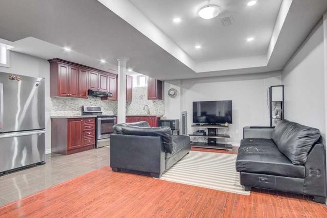 18 Rainbrook Clse, House detached with 5 bedrooms, 6 bathrooms and 6 parking in Brampton ON | Image 17