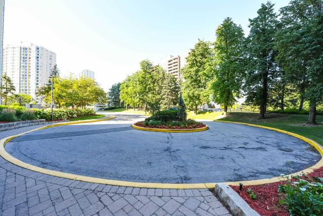 1901 - 8 Lisa St, Condo with 2 bedrooms, 2 bathrooms and 1 parking in Brampton ON | Image 32