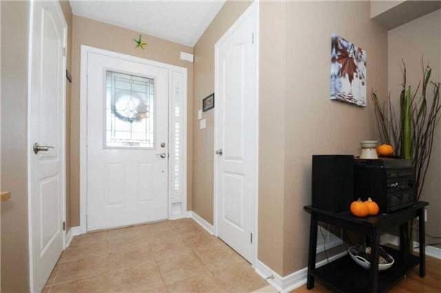 104 Stillwell Lane, House detached with 3 bedrooms, 3 bathrooms and 2 parking in Clarington ON | Image 4